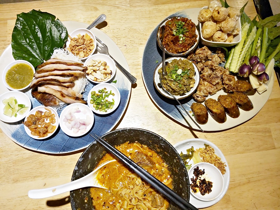 【米其林曼谷小吃】泰霓雍 Thai Niyom，把傳統美味打散重組的潮餐廳，銅板價帶你吃遍曼谷美食