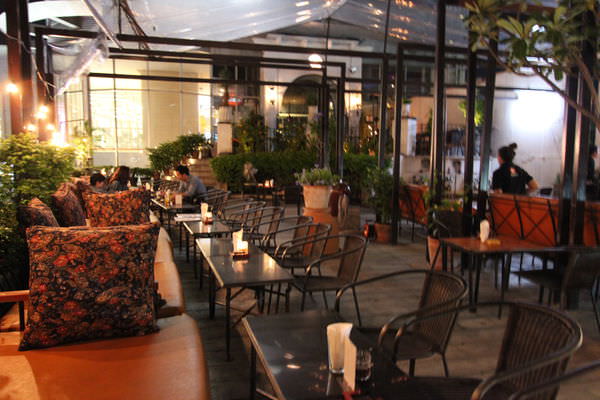 【曼谷美食】媲美巴比倫空中花園的Enchanted Bar