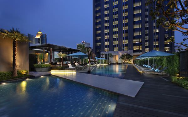 The Pool by night_Sofitel Bangkok Sukhumvit