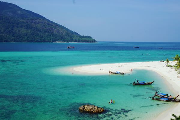 【泰國島嶼】麗貝島（Koh Lipe），國境之南最美的島嶼，最強攻略 3 大絕美秘境沙灘、週邊島嶼浮潛，平價美食按摩夜生活一次介紹給你