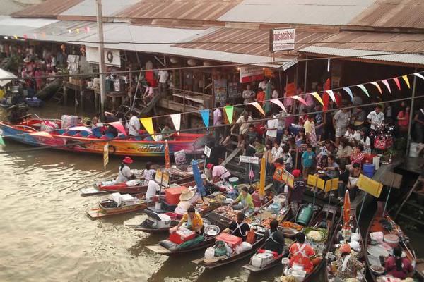 Amphawa-Floating-Market